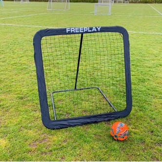 Elite Pro 120 x 120 Fodbold Rebounder by Freeplay med Kantbånd