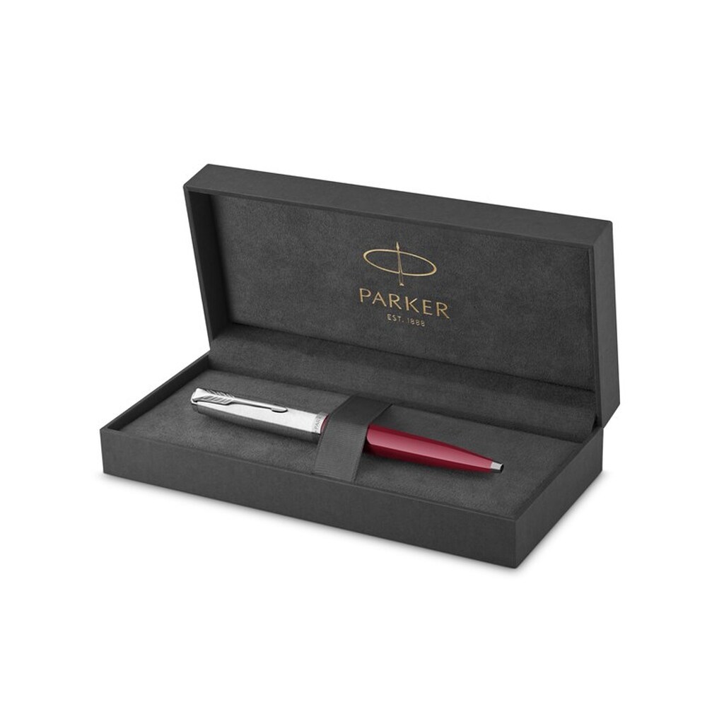 Parker 51-kuglepen | bordeauxfarvet cylinder med detaljer i krom | patron med medium spids og sort blæk | gaveæske