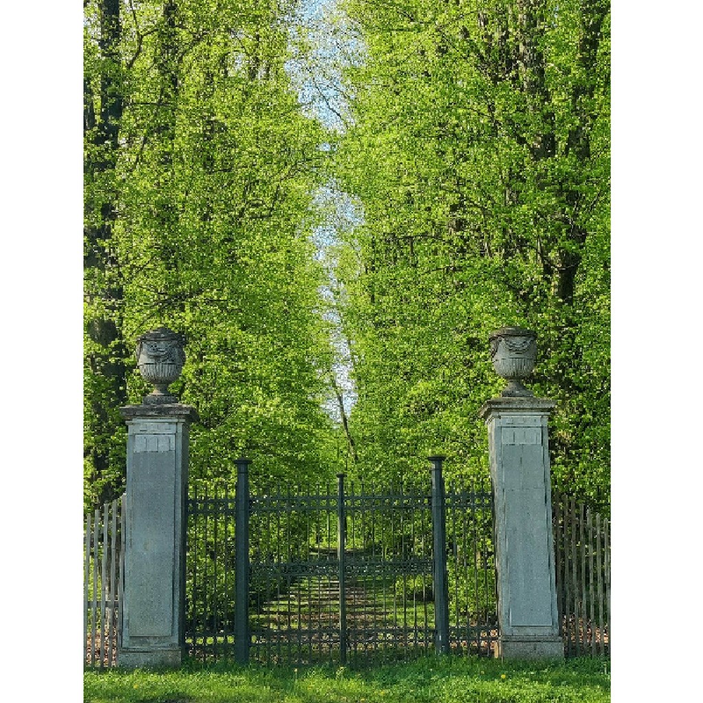 Indgang til park - Runde sten - 45 x 60 cm - Lærred, sten, pen, bakke, gele