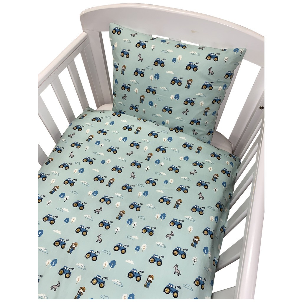 Sengetøj Grøn Med Traktor Og Bondemand Print, Voksen Størrelse Sengesæt - Voksen størrelse sengesæt - Legekammeraten.dk