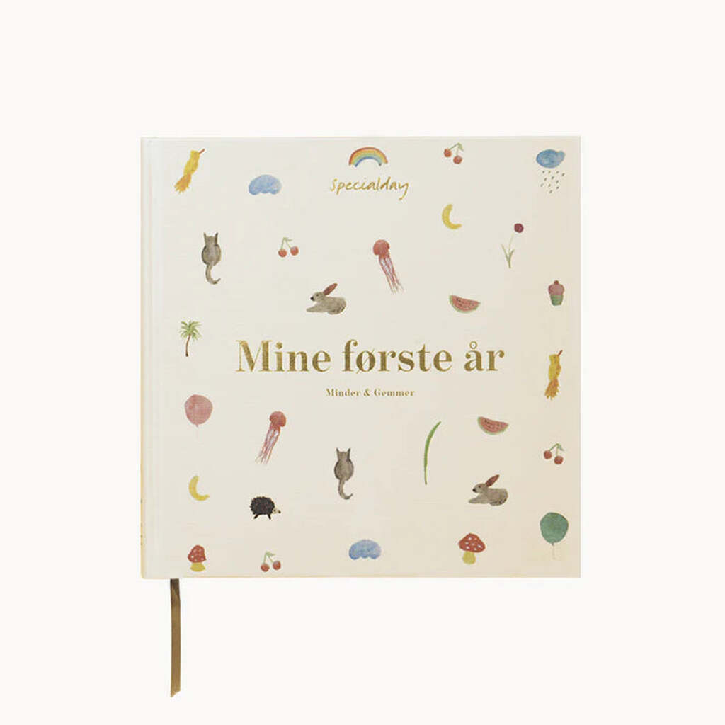 Barnets Bog Mine Første År, CremeÂ (Ny model) - barnets bog - Legekammeraten.dk