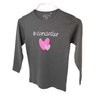 #Storesøster T-Shirt L/S, Steel Grey - Legekammeraten.dk