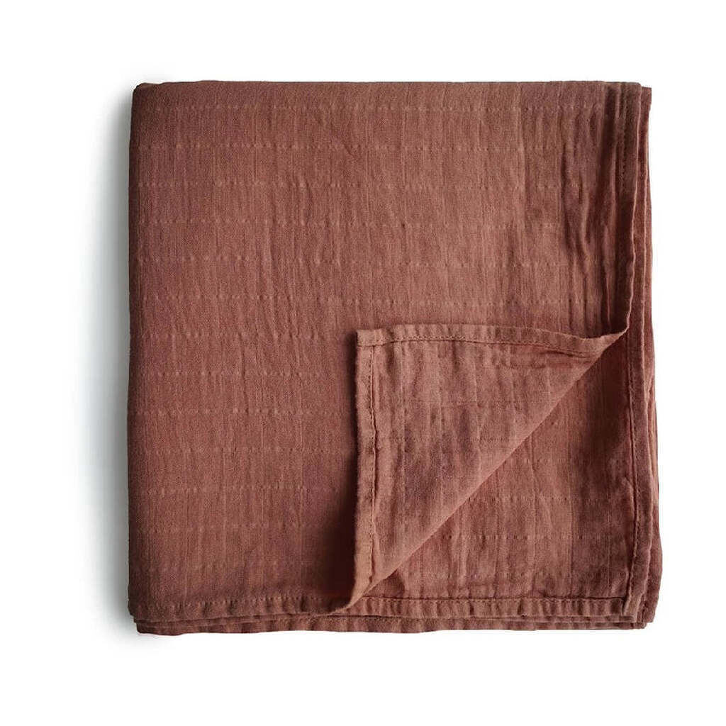 Mushie Swaddle Cognac