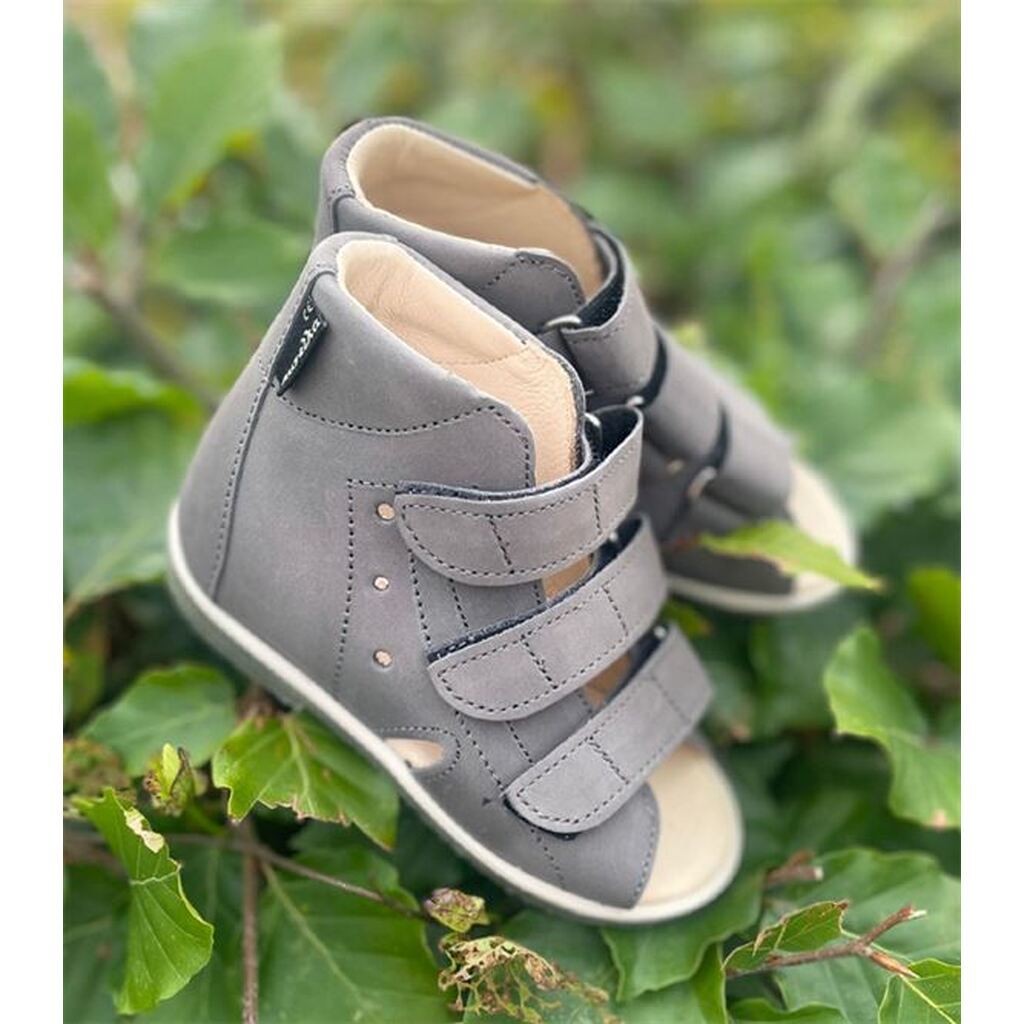 Aurelka sandal, grå  - smal sandal med ekstra støtte