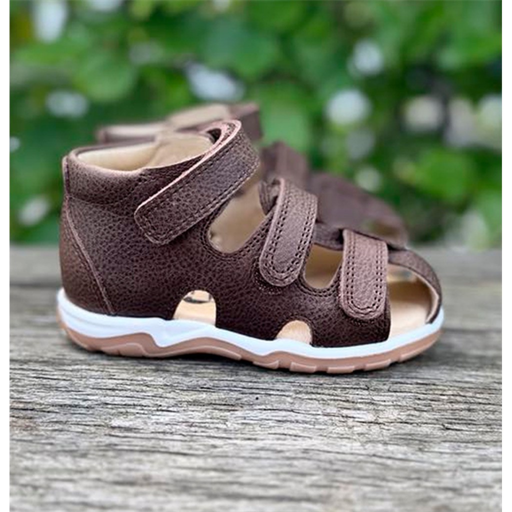 Arauto RAP sandal med lukket snude, mørkebrun