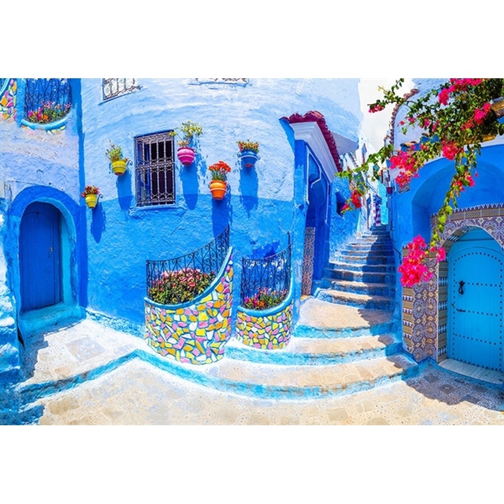 Turquoise Street in Chefchaouen, Maroc