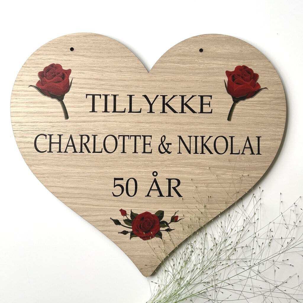 Hjerte æresportskilt med røde roser