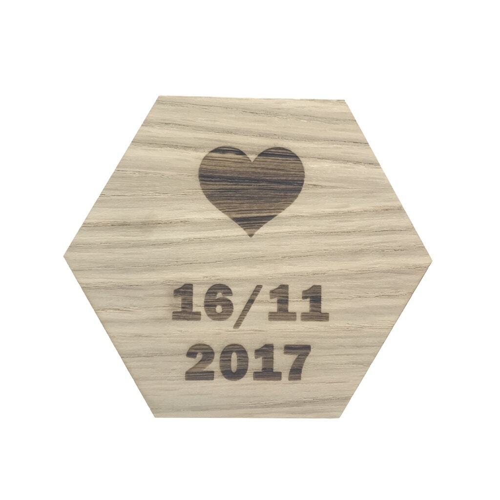 Design plade med hjerte og dato