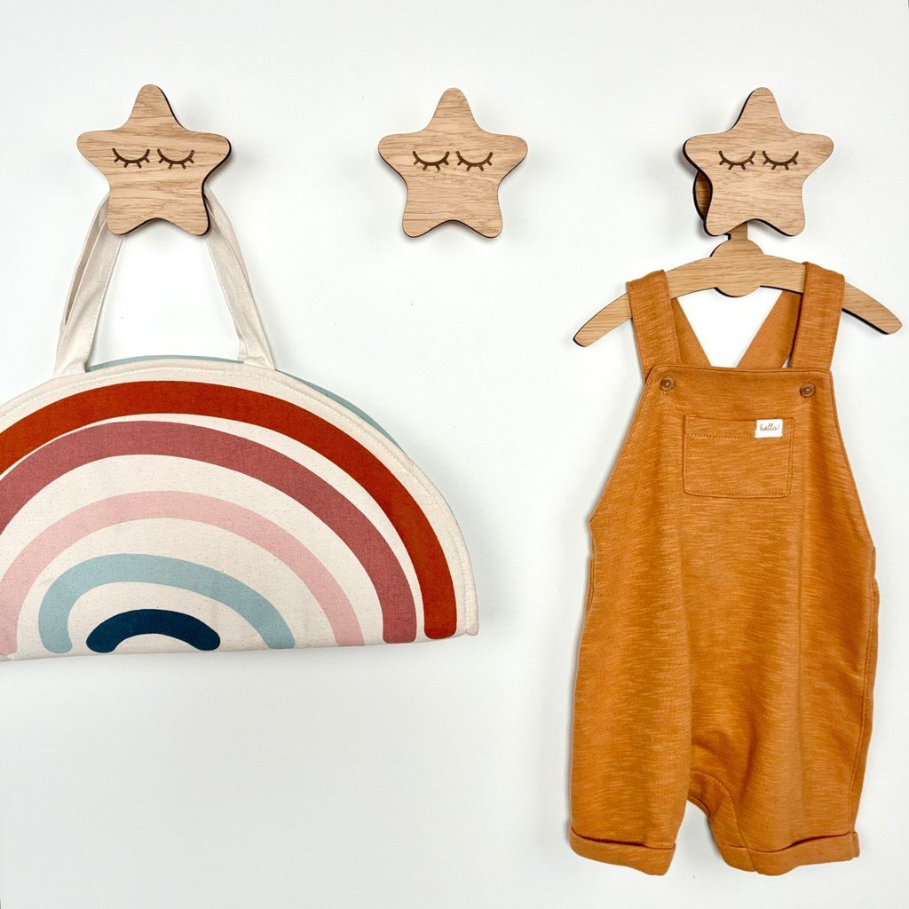 Rund stjerne knage - Graveret egetræ