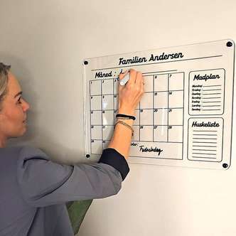 Simple akryl familiekalender