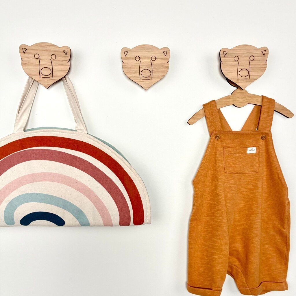 Bjørne knage - Graveret egetræ