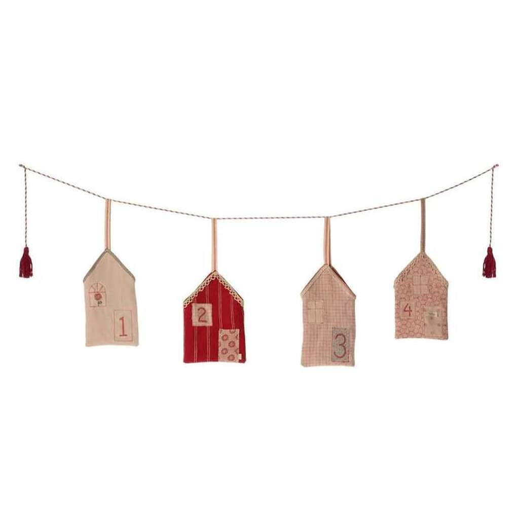 Maileg Julens Gade - Adventskalender (2 meter) - 2021 kollektion