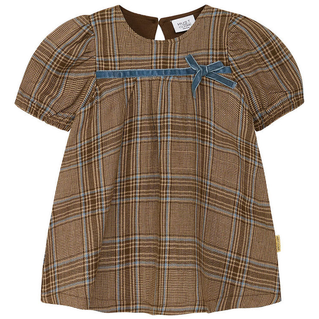 Hust and Claire Kjole - Karnelia - Dark Earth