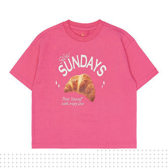 The New T-shirt - TnSuzette - Carmine Rose m. Croissant