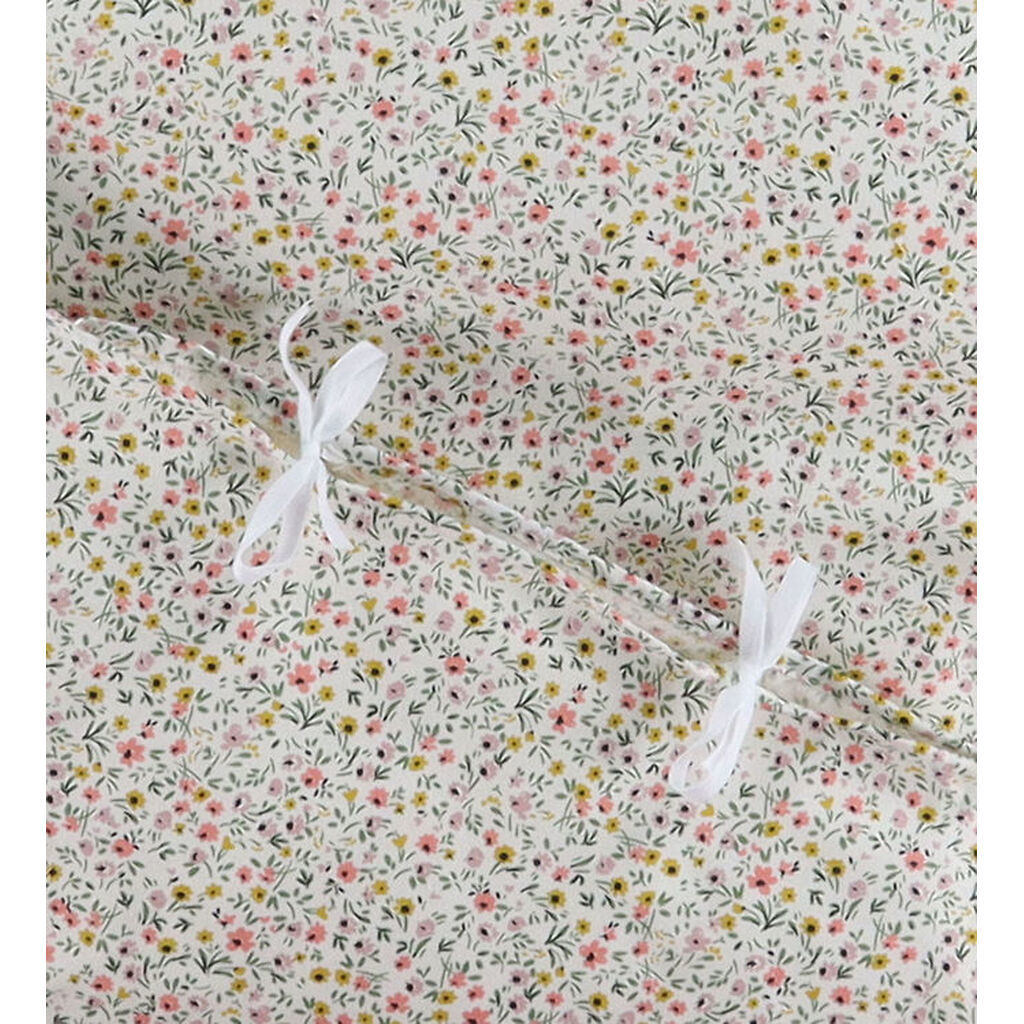 Nørgaard Madsens Sengetøj - Baby - Hvid m. Lyserøde og Gule Bl