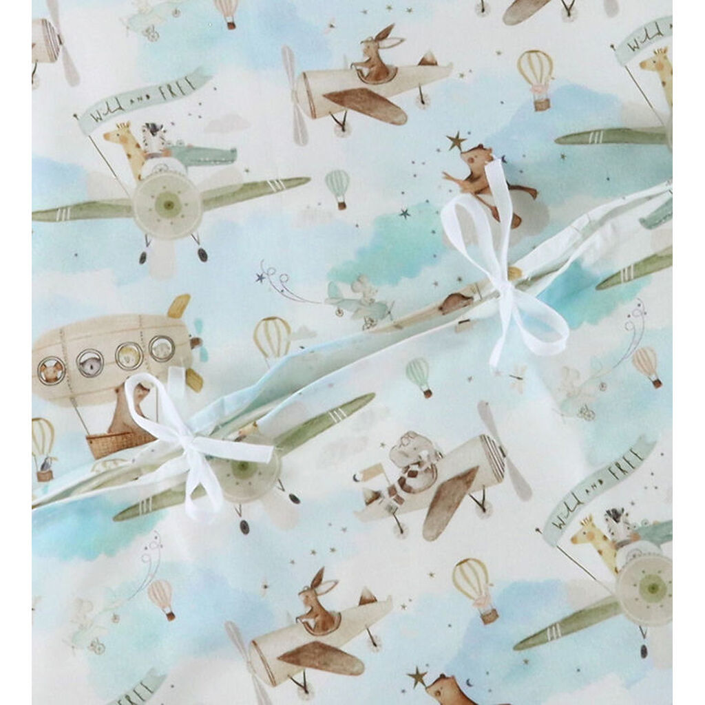 Nørgaard Madsens Sengetøj - Baby - Lyseblå m. Helikoptere
