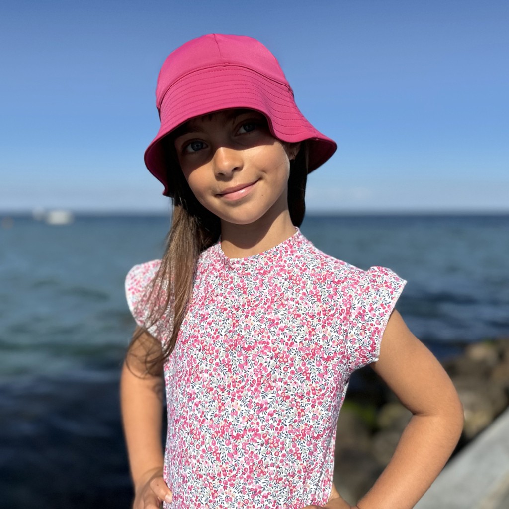 Petit Crabe Frey UV hat cherry