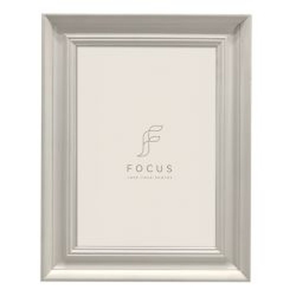Focus Lotus White 18x24