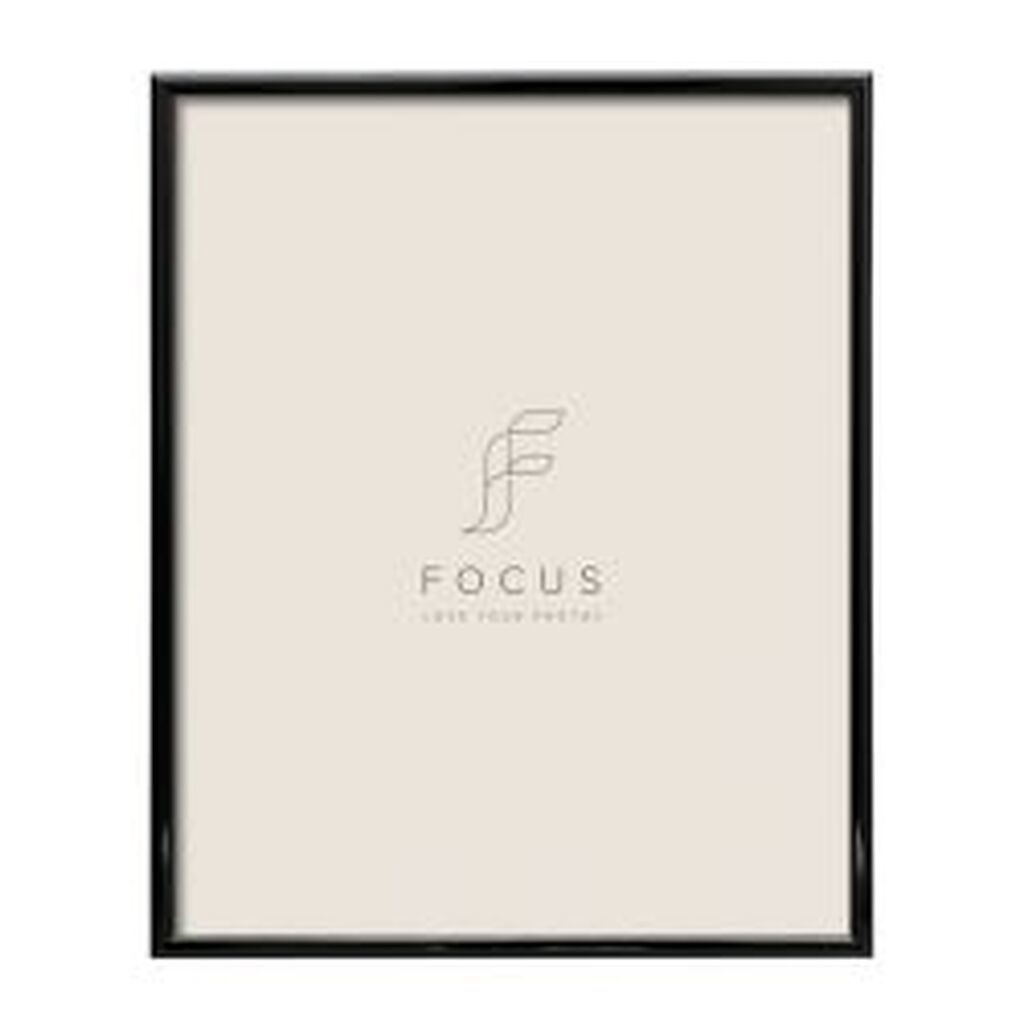 Focus Lily Black 13x18