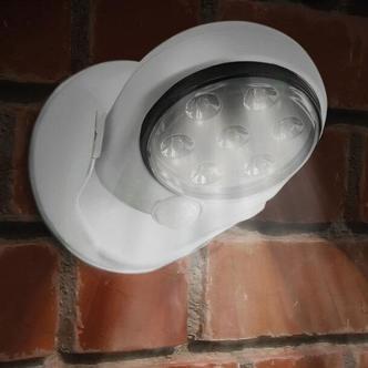 LED Sensorlampe m/bevægelsessensor ogÂ 360 graders vinkel