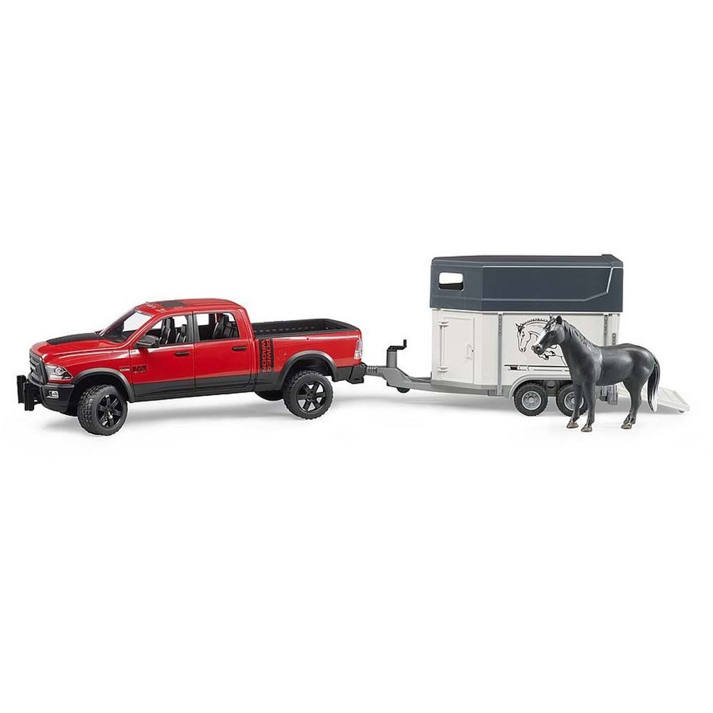 Dodge RAM 2500 med hestetrailer og hest