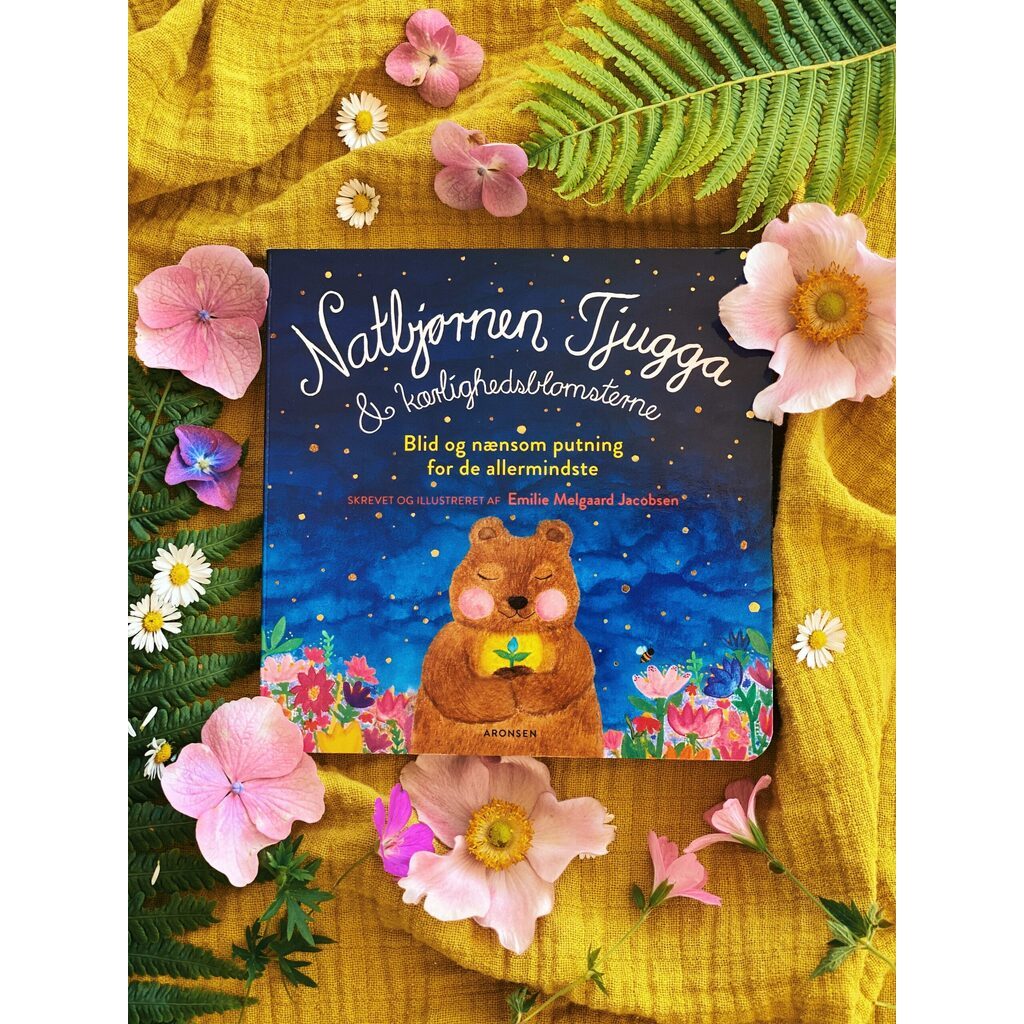 Natbjørnen Tjugga og kærlighedsblomsterne - papbog