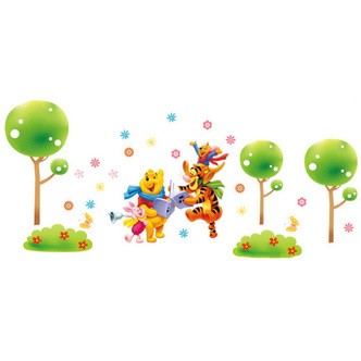 Sød wallsticker med Peter Plys der synger med vennerne.