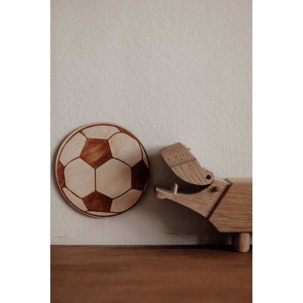 Fodbold vægdekoration i bambus  fodbold til væg eller dør (10 cm) - dansk produceret, 2