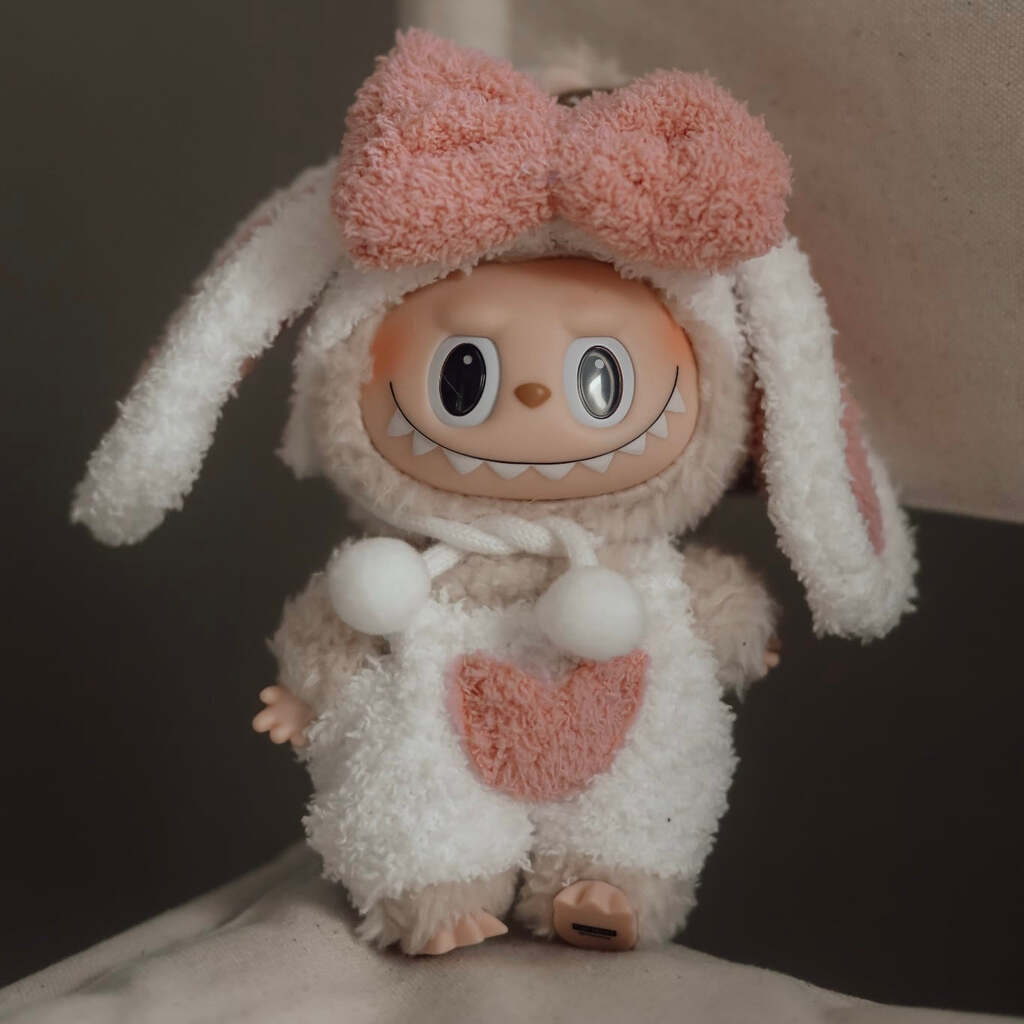 Blødt kanin-kostume til Labubu